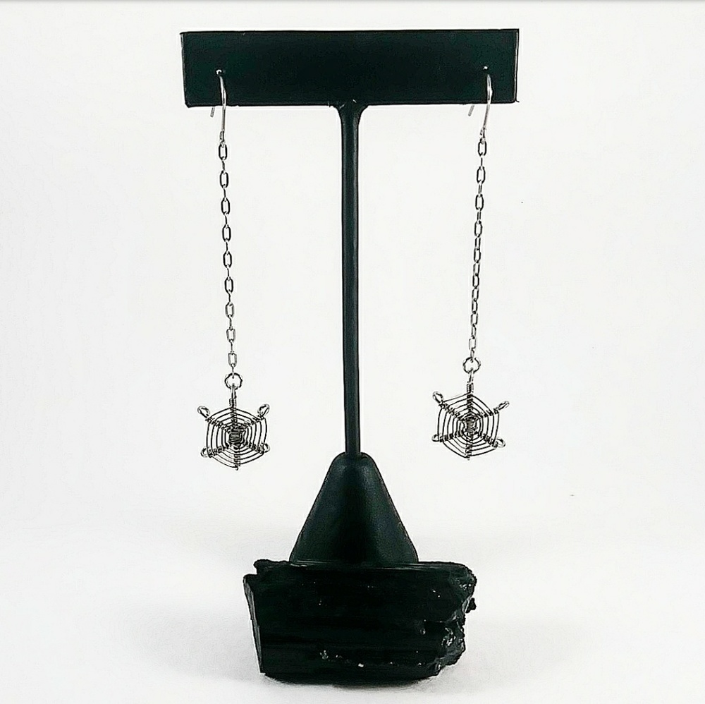 🕸 Spider Web Earring Collection 🕸 - Picture 4 of 7